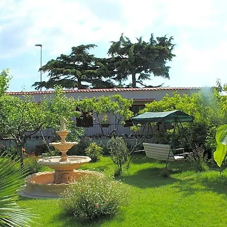 Garden Nocleg ze śniadaniem 4*